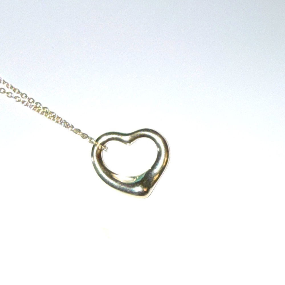 Tiffany & Co. Elegant Elsa Peretti Silver Heart Pendant Necklace